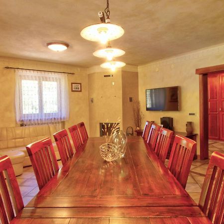 Family Apartment Rihter Črni Kal Eksteriør billede